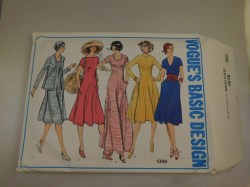 1399 VOGUE 1976 STRETCH KNIT SHORT - LONG SLEEVE FLARE DRESS LENGTHS, JACKET PATTERN 10 